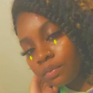 Meet your Posher, Akia